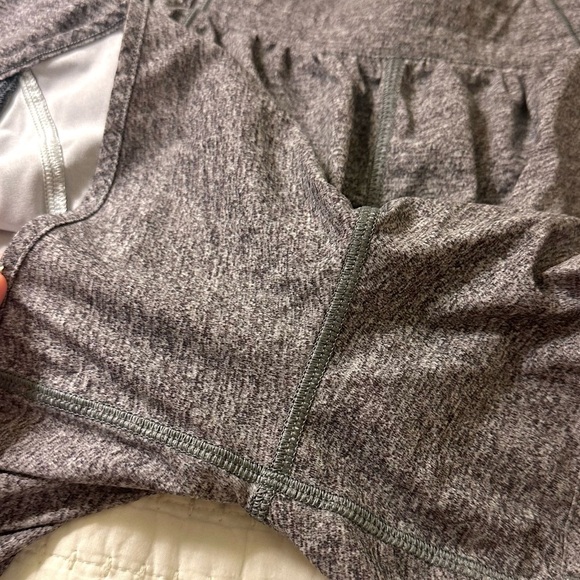 Lululemon Hotty Hot Short II *Long 4" Size 6 Tall - Picture 6 of 7